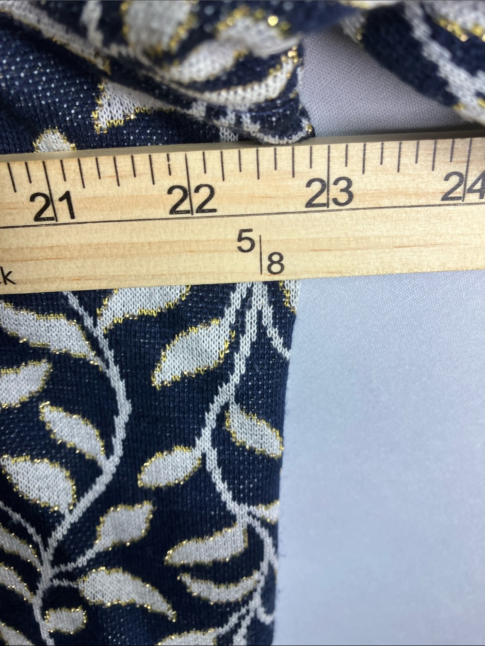 Navy & Cream Leaf-Pattern Crewneck Cardigan - Picture 3 of 5